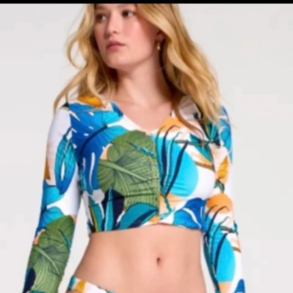 Calia By Carrie Underwood Rash Guard Top Size XS NWOT
